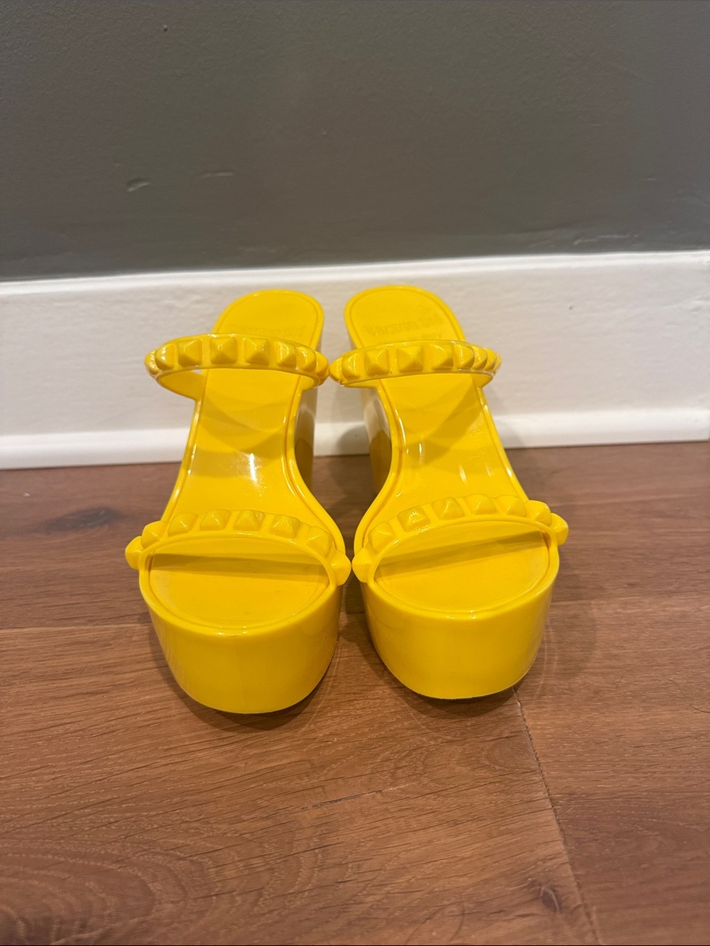 Carmen Sol Yellow Studded Platform Slide Sandals - Women's